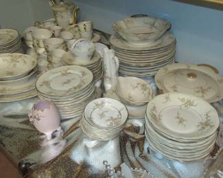 Lynn large set of Haviland Garland China