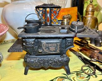 Rare antique Crescent Cast Iron Stove miniature salesman sample set.