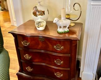 Vintage 3-Drawer Mahogany Bedside Table/Cabinet