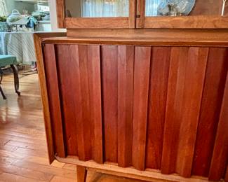 Lane Mid-Century MCM Walnut Dining Room Set - Includes Dining Table w/8 Chairs and Matching China Cabinet
