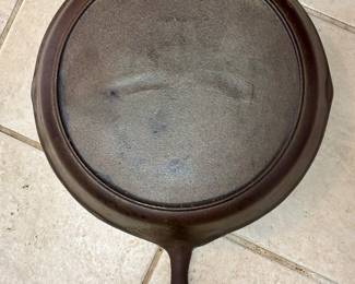 Huge vintage 15” cast iron skillet with heat ring.