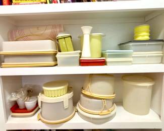 Nice collection of vintage Tupperware Pieces