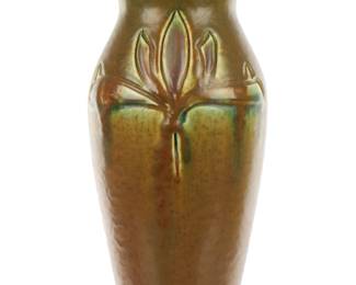 Lot 316: 1906 Rookwood Rose Fechheimer Lotus Vase