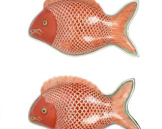 Lot 322: Pair Chinese Porcelain Fish Form Covered Dishes