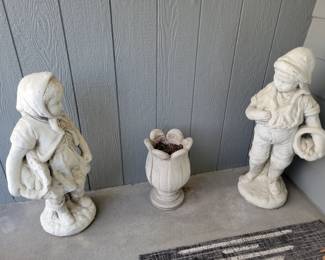 Outdoor statuary