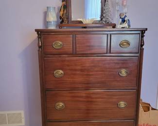 Antique chest of drawers