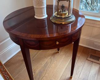 Maitland Smith, Table