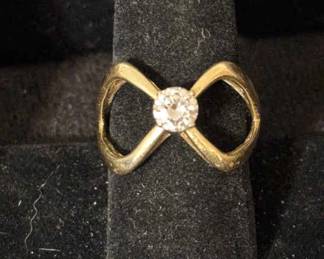 001 14K Diamond Ring