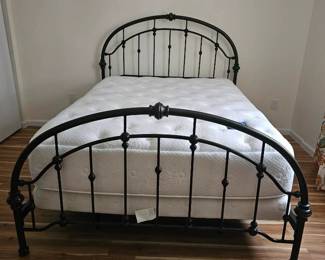 Queen Size Metal Frame