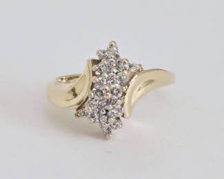 Vintage 14K Gold with Diamonds Ring - Size 6 1/2 (4.1 Grams)