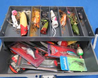 Lot 389. Woodstream Tackle box with tackle including two NIP Dominion spoons, NIP Kwikfish, and 2 NIP Renegade crankbaits