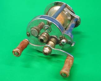 Lot 476. Pflueger Model 1893L bait-casting reel