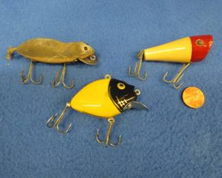 Lot 281. Heddon Meadow Mouse, Vintage Paw Paw 2 1/8" wooden Popper, Heddon Punkinseed