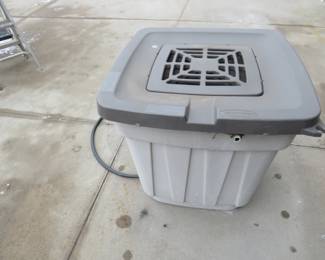 Lot 150. Suncast rainwater collector