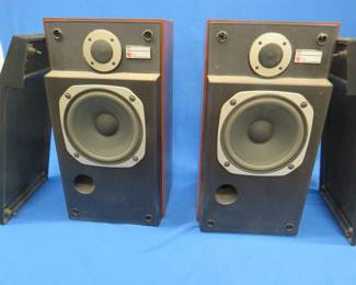 Lot 21. Pair of MCS 8-ohm speakers