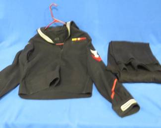 Lot 216. US Navy uniform from the USS Renshaw with WW2 service ribbons.