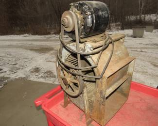 Lot 183. Squirrel cage air handler and a Dayton electric motor. Both untested.