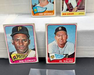 Vintage Baseball Card Lot (4) Card Lot Bob Gibson, Bob Clemente, Don Drysdale, Al Kaline
