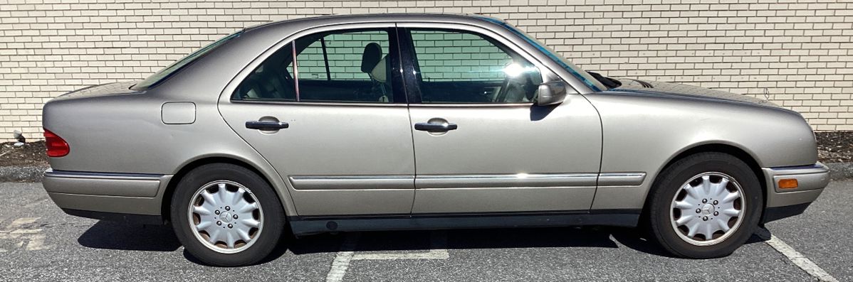 1999 Mercedes-Benz E320 E CLASS 320 1999 MERCEDES-BENZ E 320 4dr SEDAN, LIKE NEW MICHELIN TIRES 90% TREAD, 5 SPEED AUTOMATIC, NEW BATTERY IN 2021, NEW HEADLIGHT COVERS, GOOD RUNNING CONDITION
VIN: WDB2100651A951044
Miles: 316569
Engine: V6
Color: SMOKE SILVER METALLIC