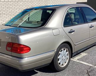 1999 Mercedes-Benz E320 E CLASS 320 1999 MERCEDES-BENZ E 320 4dr SEDAN, LIKE NEW MICHELIN TIRES 90% TREAD, 5 SPEED AUTOMATIC, NEW BATTERY IN 2021, NEW HEADLIGHT COVERS, GOOD RUNNING CONDITION
VIN: WDB2100651A951044
Miles: 316569
Engine: V6
Color: SMOKE SILVER METALLIC