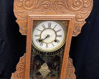 ANTIQUE WATERBURY GINGERBREAD CLOCK w KEY