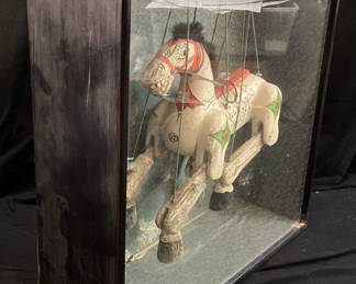 VTG. HAND CRAFTED MARIONETTE WOOD HORSE IN GLASS DISPLAY