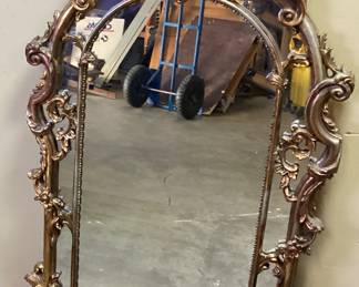 ITALIAN ROCOCO STYLE GILTWOOD MIRROR
