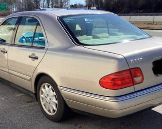 1999 Mercedes-Benz E320 E CLASS 320 1999 MERCEDES-BENZ E 320 4dr SEDAN, LIKE NEW MICHELIN TIRES 90% TREAD, 5 SPEED AUTOMATIC, NEW BATTERY IN 2021, NEW HEADLIGHT COVERS, GOOD RUNNING CONDITION
VIN: WDB2100651A951044
Miles: 316569
Engine: V6
Color: SMOKE SILVER METALLIC