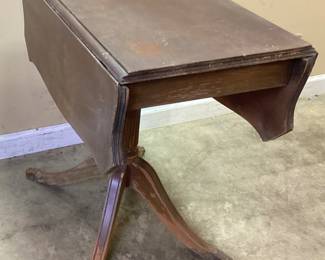 DUNCAN PHYFE CLAW FOOT DROP LEAF PEDESTAL TABLE
