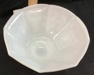 ANCHOR HOCKING MILK GLASS GRAPEVINE PEDESTAL BOWL