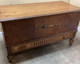 THE HONDERICH FURNITURE ‘’RED SEAL’’ CEDAR CHEST