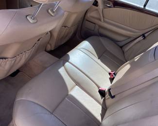 1999 Mercedes-Benz E320 E CLASS 320 1999 MERCEDES-BENZ E 320 4dr SEDAN, LIKE NEW MICHELIN TIRES 90% TREAD, 5 SPEED AUTOMATIC, NEW BATTERY IN 2021, NEW HEADLIGHT COVERS, GOOD RUNNING CONDITION
VIN: WDB2100651A951044
Miles: 316569
Engine: V6
Color: SMOKE SILVER METALLIC