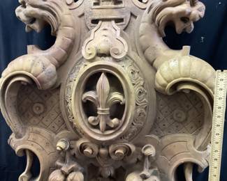 LARGE FLEUR-DE-LIS CARTOUCHE WALL DECOR