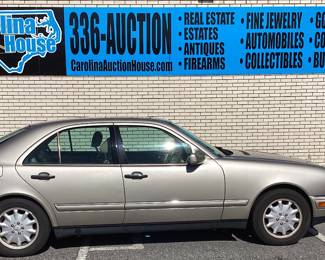 1999 Mercedes-Benz E320 E CLASS 320 1999 MERCEDES-BENZ E 320 4dr SEDAN, LIKE NEW MICHELIN TIRES 90% TREAD, 5 SPEED AUTOMATIC, NEW BATTERY IN 2021, NEW HEADLIGHT COVERS, GOOD RUNNING CONDITION
VIN: WDB2100651A951044
Miles: 316569
Engine: V6
Color: SMOKE SILVER METALLIC