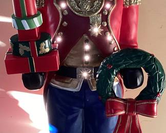 MEMBER’S MARK PRE LIT 6’ GRAND NUTCRACKER