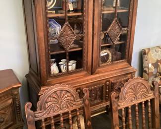 VTG. KITTINGER CHINA CABINET