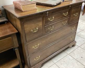 STICKLEY FURNITURE CHEST OF DRAWERS