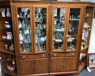 4 PIECE DISPLAY CABINETS, HUMMELS, ROYAL DAULTON MUGS, VTG. PORCELAIN PITCHERS, VASES,