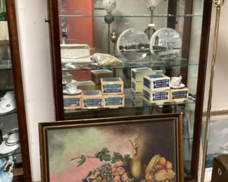 DISPLAY, ART STILL LIFE, FLOOR LAMP