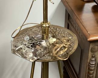 ANTIQUE BRASS PARLOR OIL FLOOR LAMP