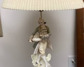 VINTAGE CHALKWARE FIGURAL TABLE LAMP
