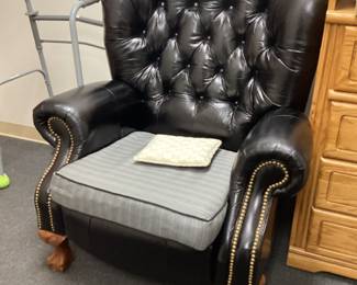 HANCOCK & MOORE BLACK LEATHER CHAIR