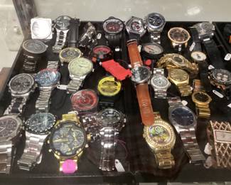 WATCHES, COLLECTIBLES, POCKETKNIVES, SHOTGUN SHELLS, ZIPPO LIGHTERS,