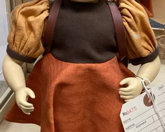 14" GOEBEL HUMMEL SCHOOL GIRL FIGURINE