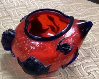 ANTIQUE CHINESE GLASS POT