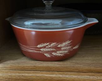 Vintage Pyrex Autumn Harvest Wheat 1979 covered casserole dish 