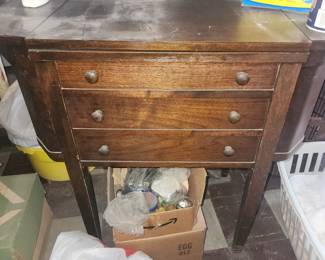 Sewing cabinet