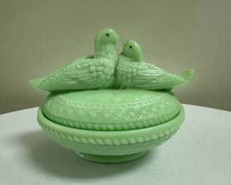 Westmoreland Lovebirds | Vintage (1970's) Westmoreland jadeite/green milk glass dish with lovebirds on the lid - h. 5.5 x w. 7 in
