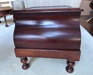 Bedside Commode | Antique English mahogany lift-top bedside commode (square top) - h. 17 x w. 17.5 x d. 18 in