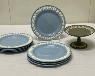 (9pc) Wedgwood Plates & Cakestand | Cakestand: 6 in. x 3.5 in. Plates: 8 in.